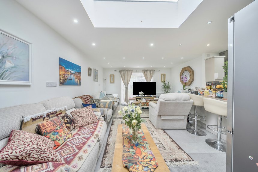 under offer manor avenue london 58162 - Gibbs Gillespie