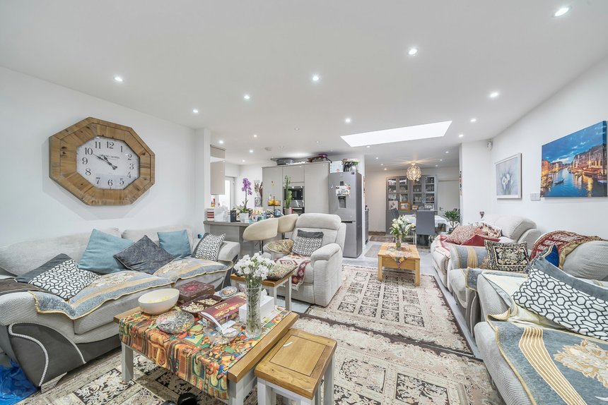 under offer manor avenue london 58162 - Gibbs Gillespie