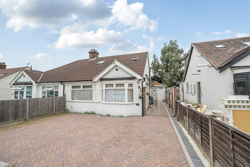 under offer manor avenue london 58162 - Gibbs Gillespie
