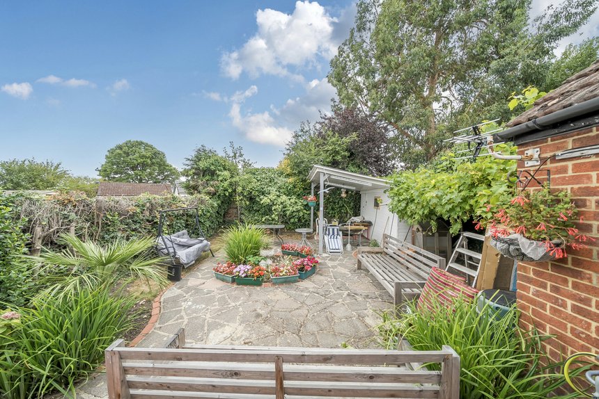 under offer manor avenue london 58162 - Gibbs Gillespie