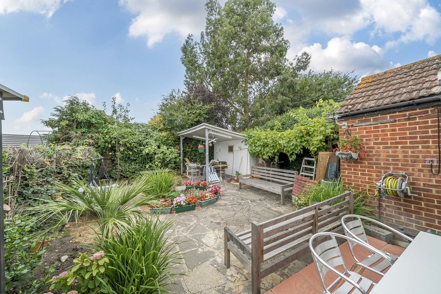 under offer manor avenue london 58162 - Gibbs Gillespie