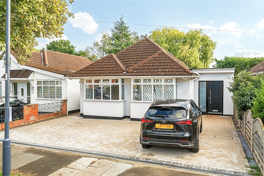 sold sylvia avenue london 58391 - Gibbs Gillespie