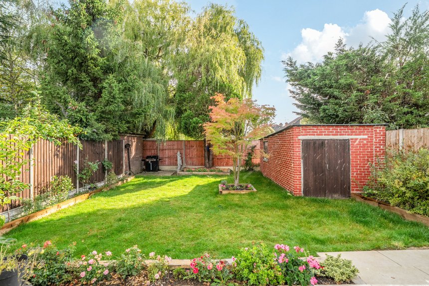 for sale sylvia avenue london 58391 - Gibbs Gillespie