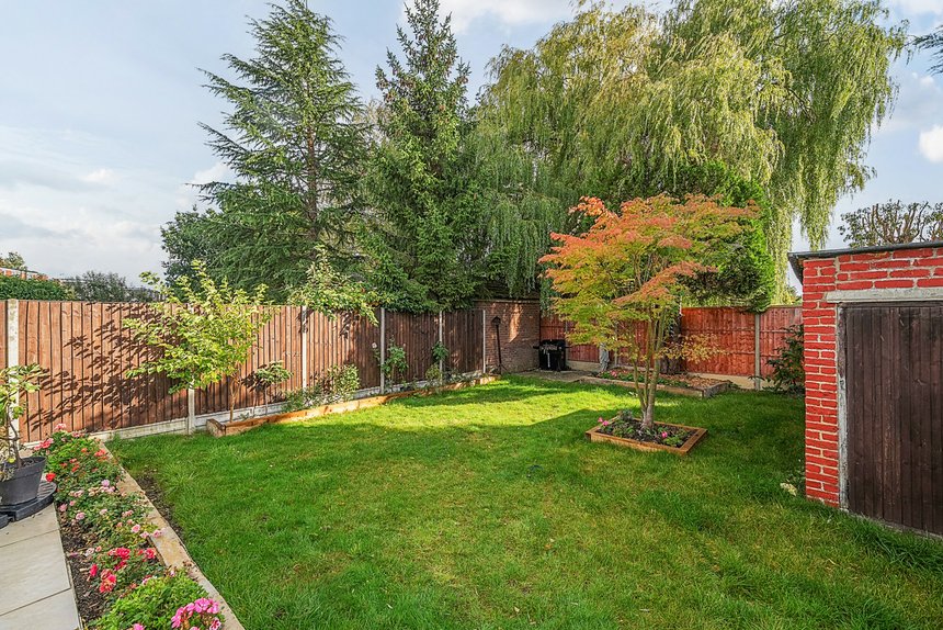 for sale sylvia avenue london 58391 - Gibbs Gillespie