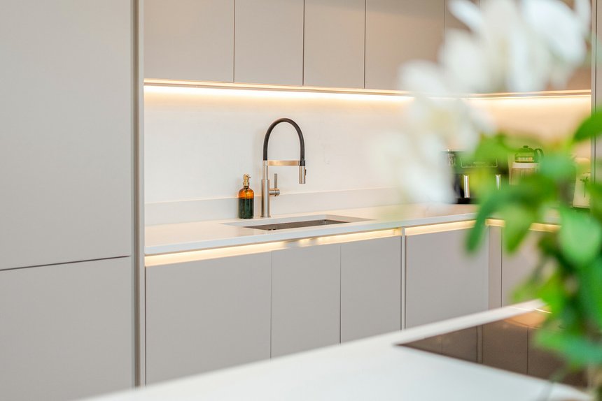 for sale sylvia avenue london 58391 - Gibbs Gillespie