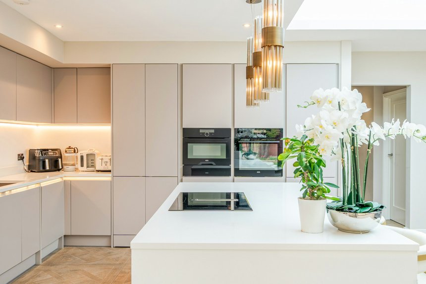 for sale sylvia avenue london 58391 - Gibbs Gillespie