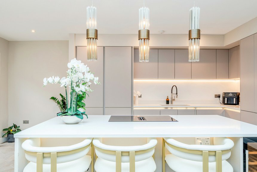 for sale sylvia avenue london 58391 - Gibbs Gillespie