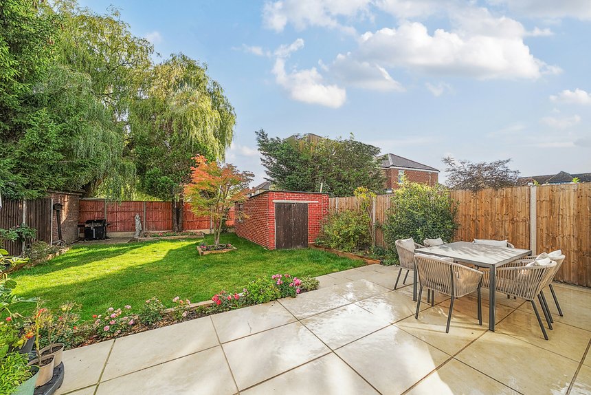 for sale sylvia avenue london 58391 - Gibbs Gillespie