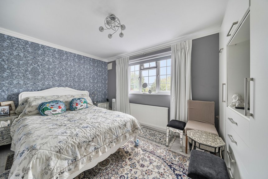 for sale rushdene crescent london 58852 - Gibbs Gillespie