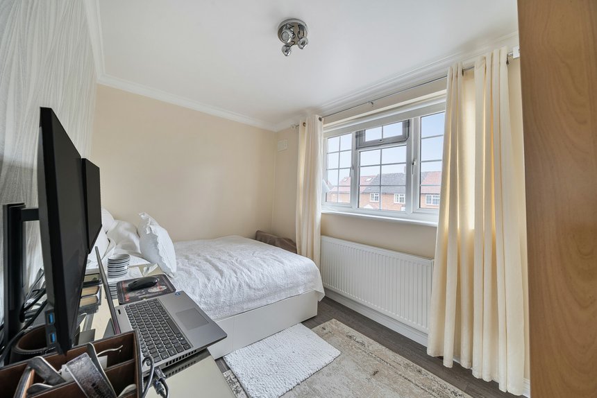 for sale rushdene crescent london 58852 - Gibbs Gillespie