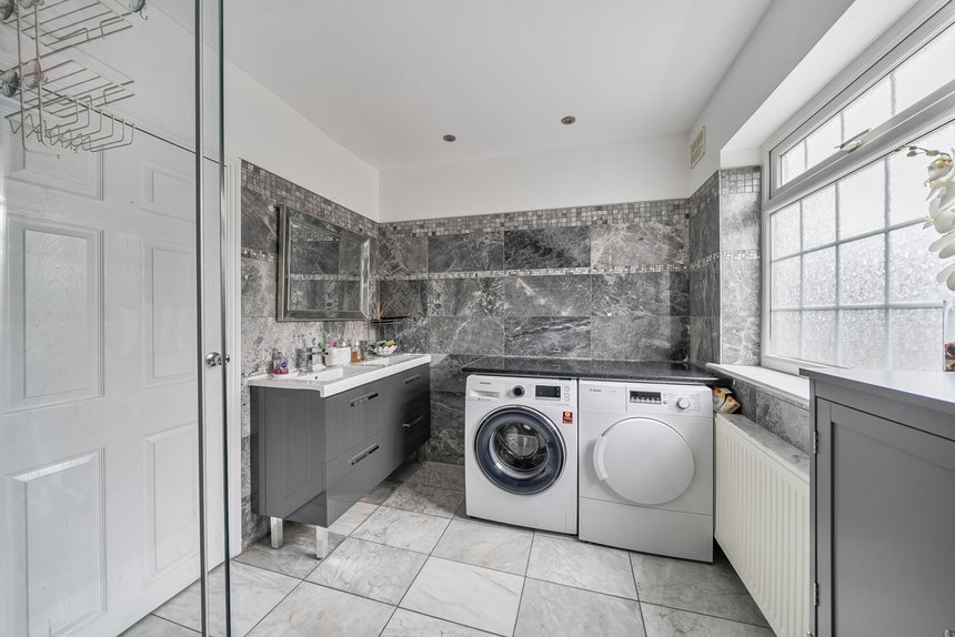 for sale rushdene crescent london 58852 - Gibbs Gillespie