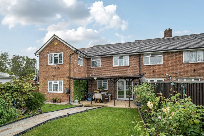 for sale rushdene crescent london 58852 - Gibbs Gillespie