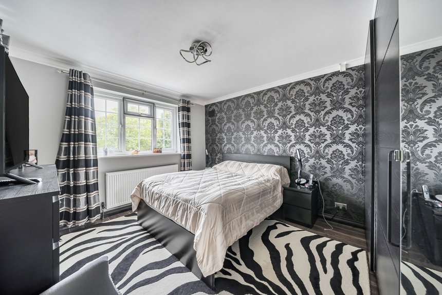 for sale rushdene crescent london 58852 - Gibbs Gillespie