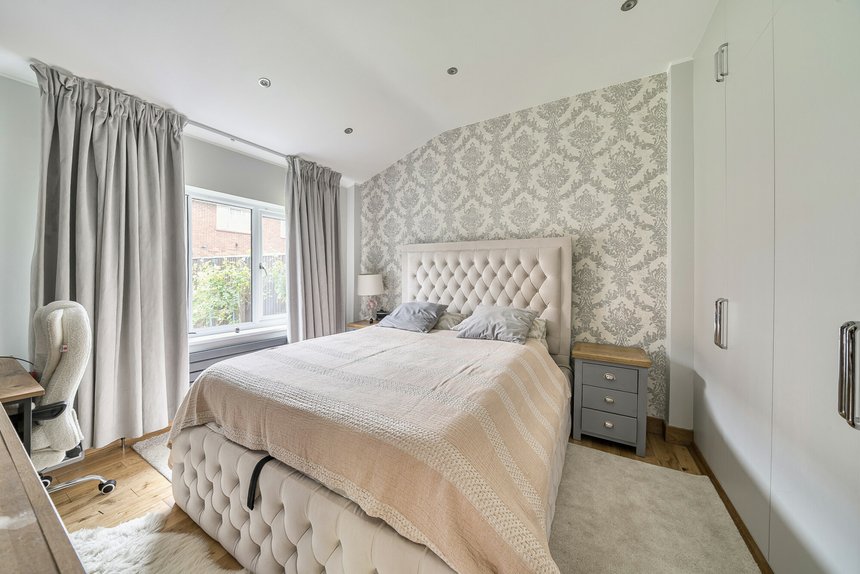 for sale rushdene crescent london 58852 - Gibbs Gillespie