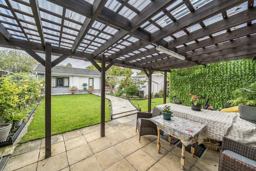 for sale rushdene crescent london 58852 - Gibbs Gillespie