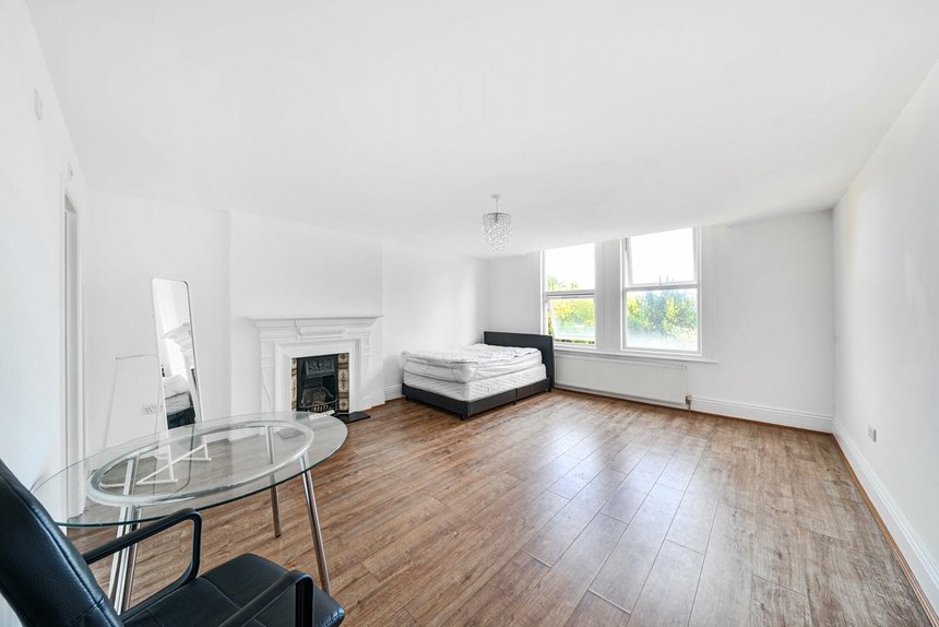 to let leopold road london 58873 - Gibbs Gillespie