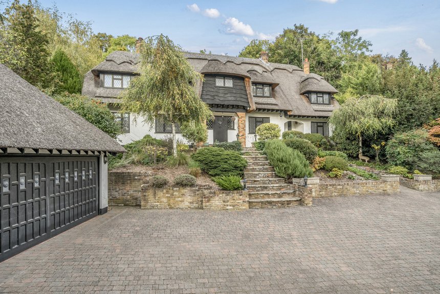 for sale trout rise london 58985 - Gibbs Gillespie