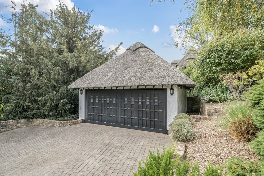 for sale trout rise london 58985 - Gibbs Gillespie