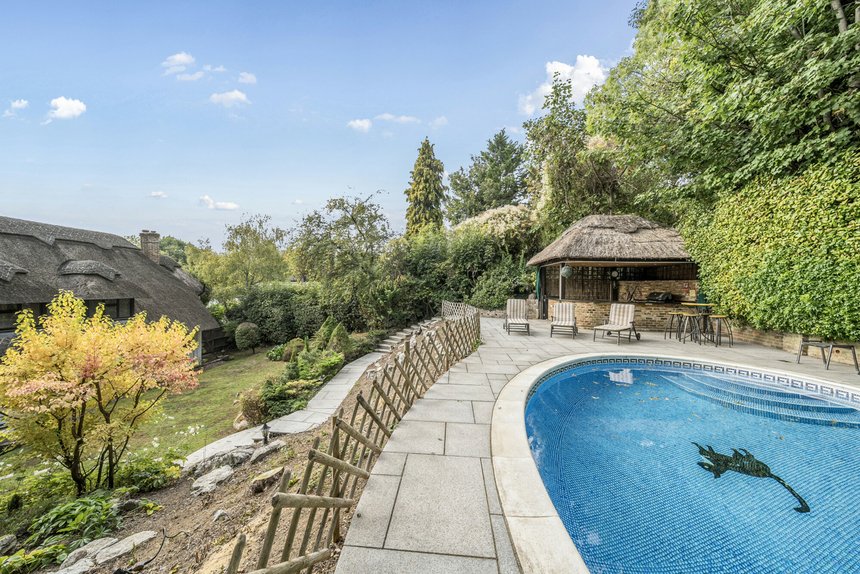 for sale trout rise london 58985 - Gibbs Gillespie