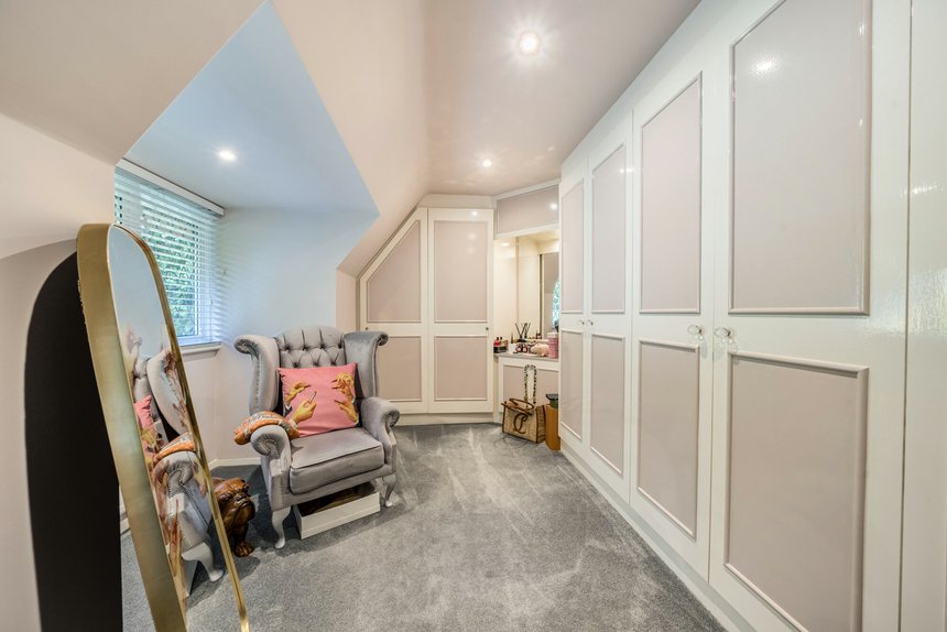 for sale trout rise london 58985 - Gibbs Gillespie