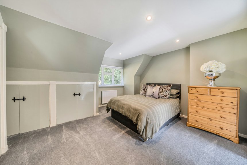 for sale trout rise london 58985 - Gibbs Gillespie