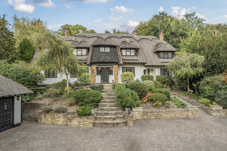 for sale trout rise london 58985 - Gibbs Gillespie