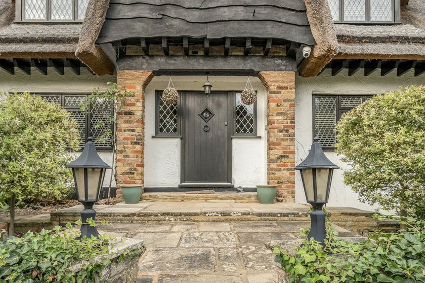 for sale trout rise london 58985 - Gibbs Gillespie