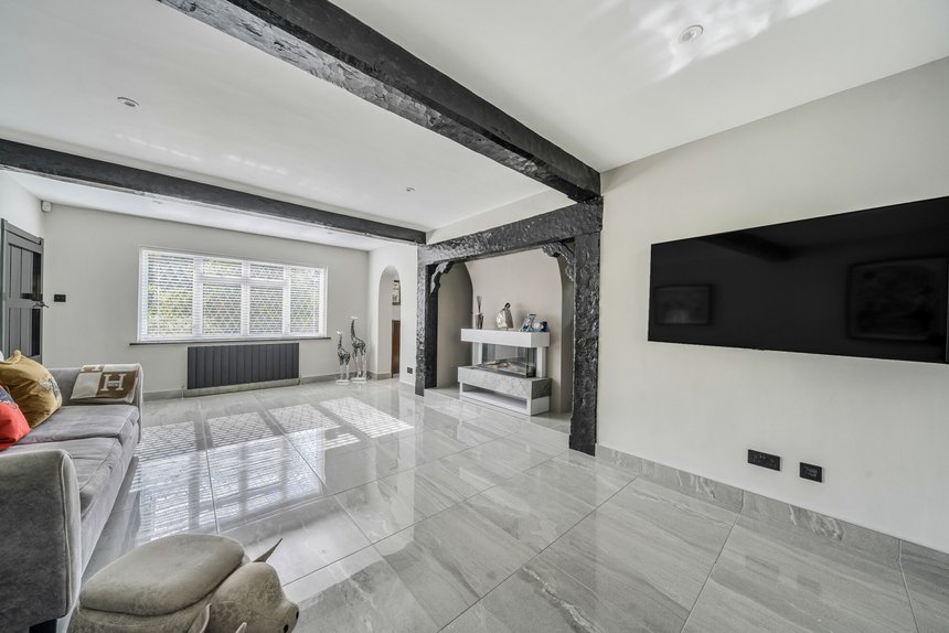 for sale trout rise london 58985 - Gibbs Gillespie