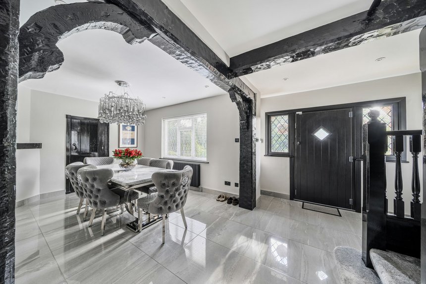 for sale trout rise london 58985 - Gibbs Gillespie