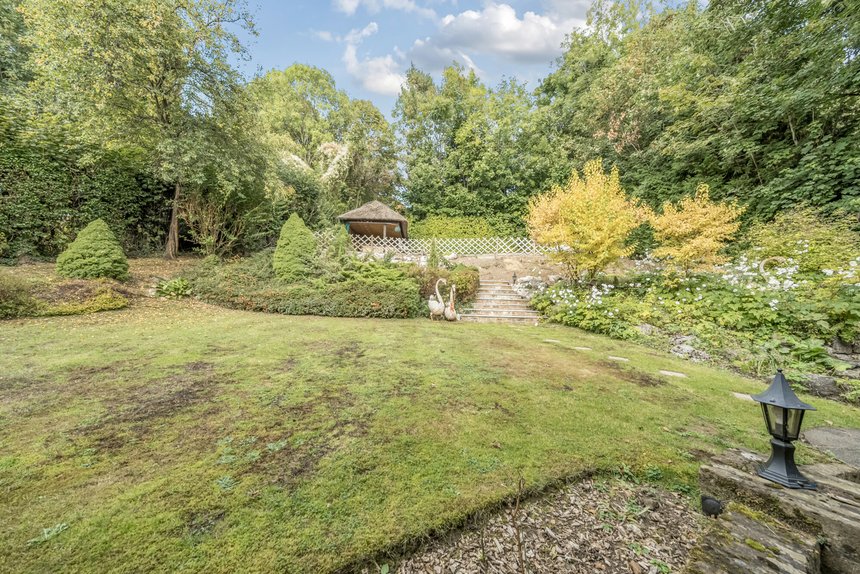 for sale trout rise london 58985 - Gibbs Gillespie