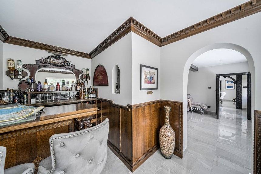 for sale trout rise london 58985 - Gibbs Gillespie