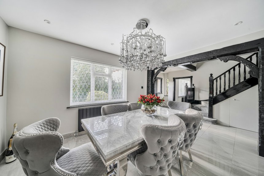 for sale trout rise london 58985 - Gibbs Gillespie