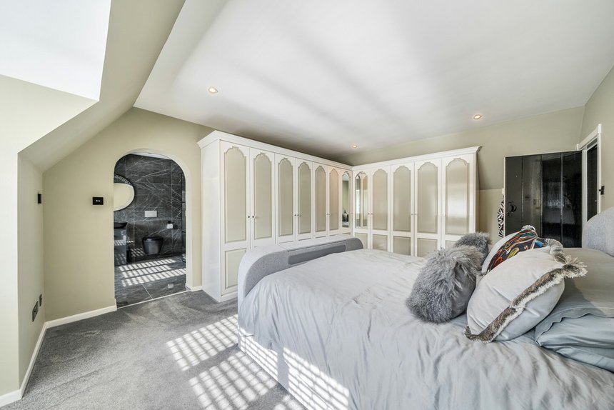 for sale trout rise london 58985 - Gibbs Gillespie