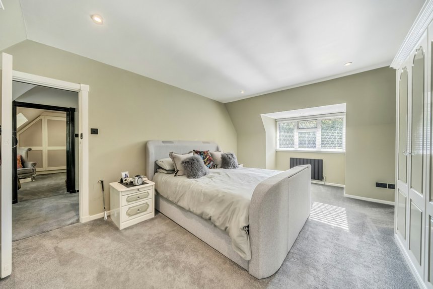 for sale trout rise london 58985 - Gibbs Gillespie