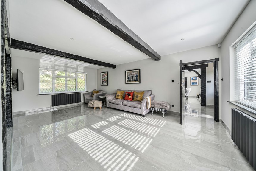 for sale trout rise london 58985 - Gibbs Gillespie