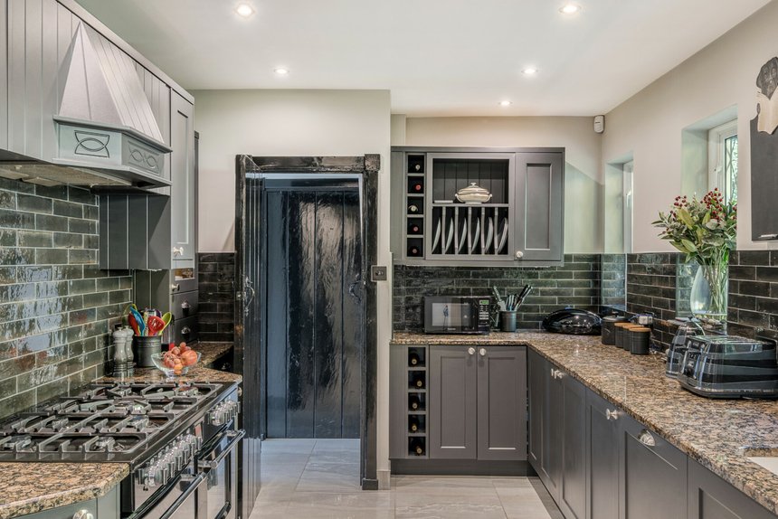 for sale trout rise london 58985 - Gibbs Gillespie