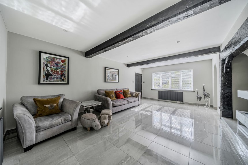 for sale trout rise london 58985 - Gibbs Gillespie