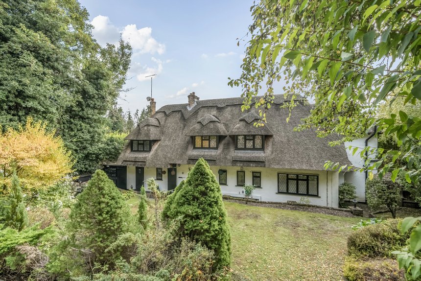 for sale trout rise london 58985 - Gibbs Gillespie