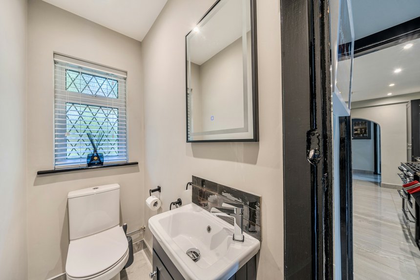 for sale trout rise london 58985 - Gibbs Gillespie