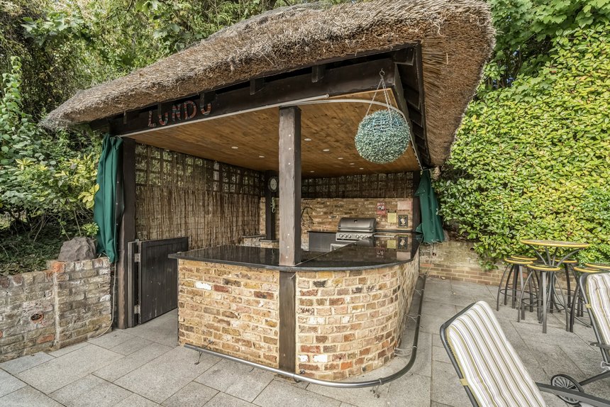 for sale trout rise london 58985 - Gibbs Gillespie