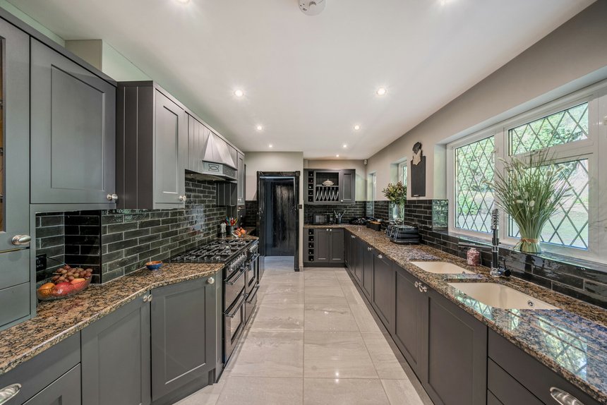 for sale trout rise london 58985 - Gibbs Gillespie