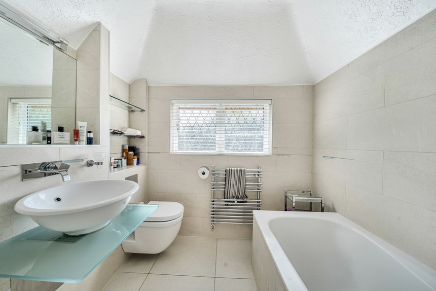 for sale trout rise london 58985 - Gibbs Gillespie