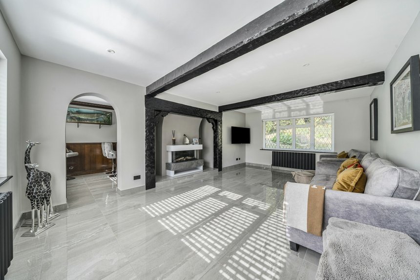 for sale trout rise london 58985 - Gibbs Gillespie