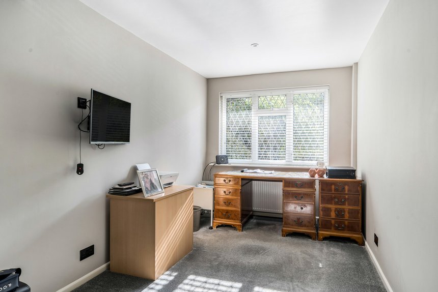 for sale trout rise london 58985 - Gibbs Gillespie