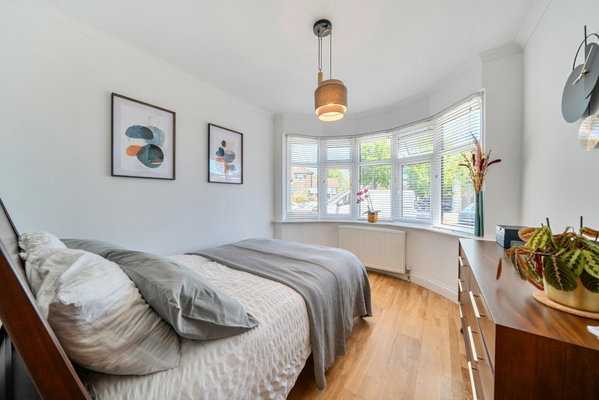 for sale dukes avenue london 59088 - Gibbs Gillespie