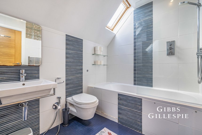 let hillside road london 59182 - Gibbs Gillespie