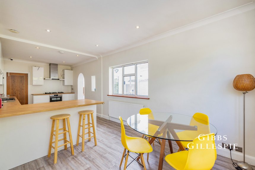 let hillside road london 59182 - Gibbs Gillespie