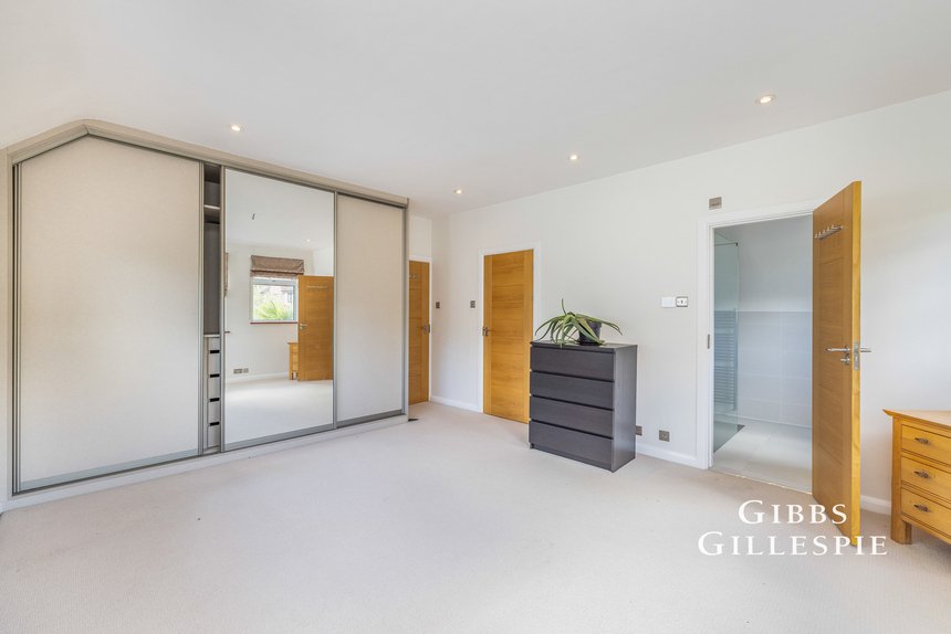 let hillside road london 59182 - Gibbs Gillespie