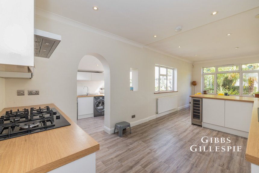 let hillside road london 59182 - Gibbs Gillespie