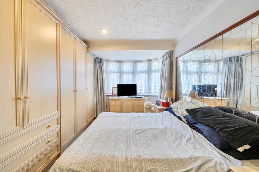 for sale carr road london 59218 - Gibbs Gillespie